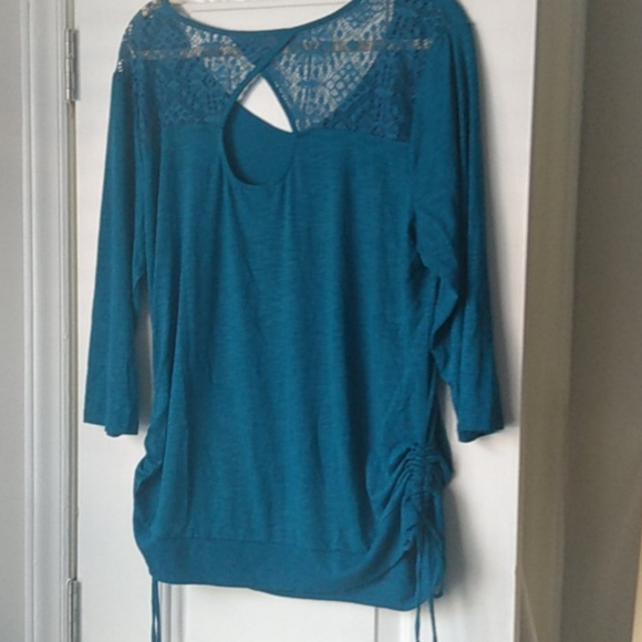 Fits like a 2x - Picture 5 of 6